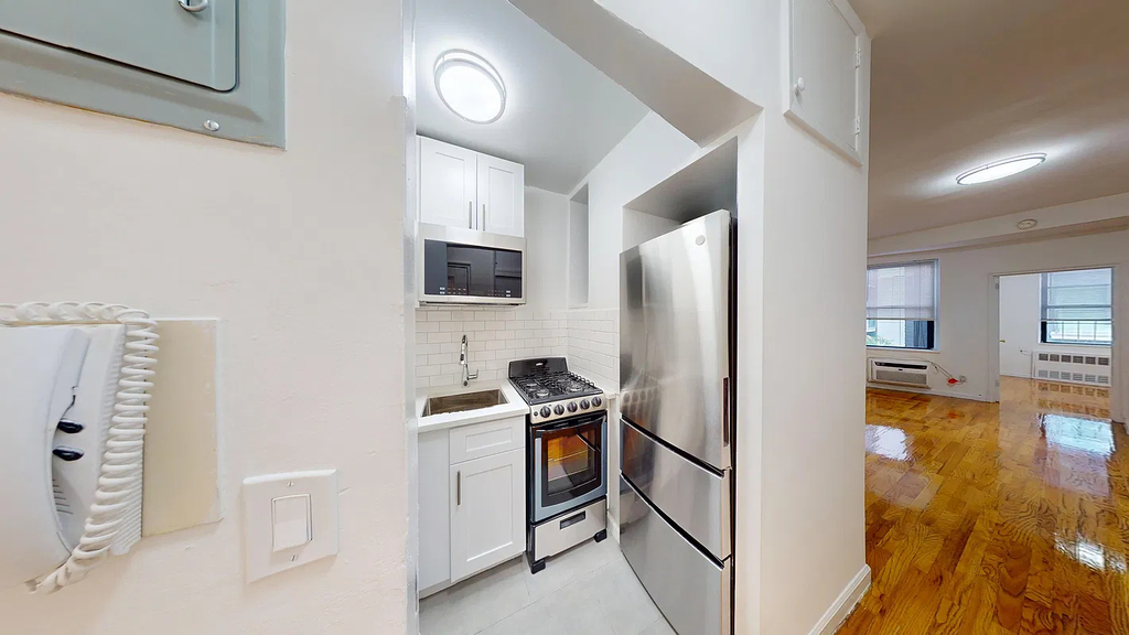 309 East 85th Street - Photo 2
