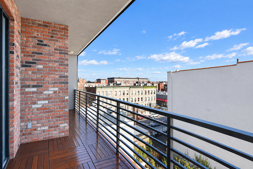 147 Rogers Avenue - Photo 5