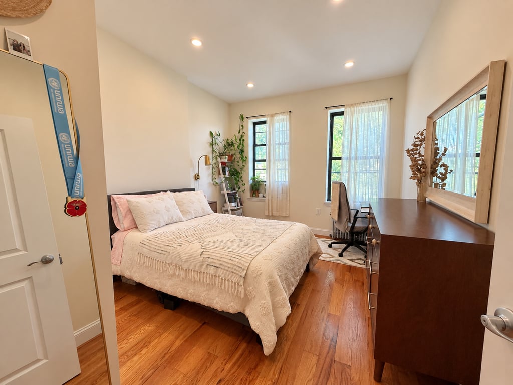 637 St Marks Avenue - Photo 2