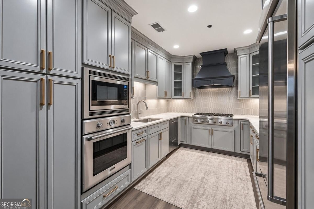 2233 Peachtree Road Ne - Photo 3
