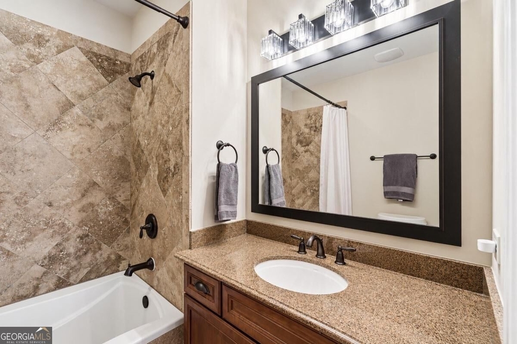 2233 Peachtree Road Ne - Photo 26