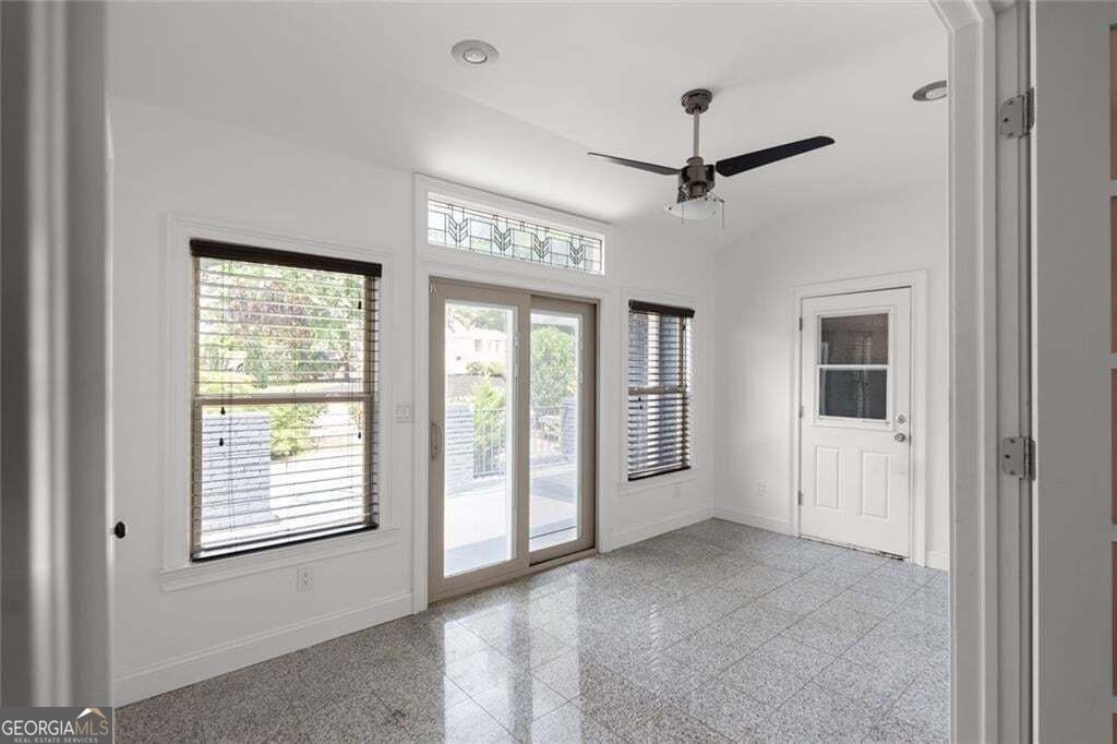 212 Kings Row - Photo 43