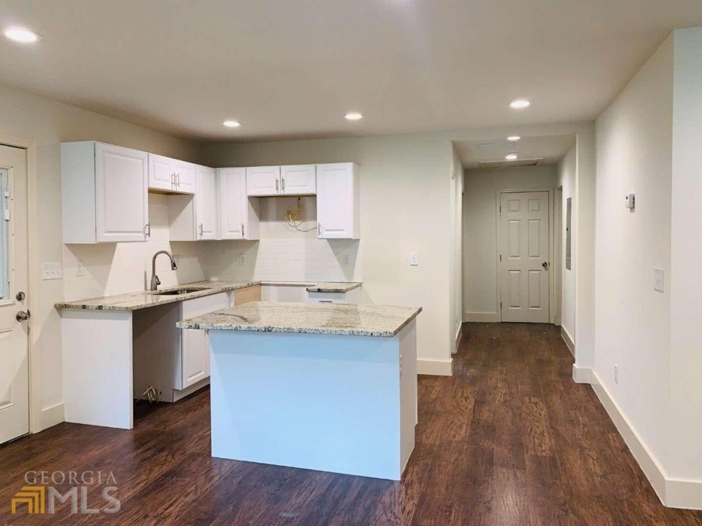 364 Brooks Avenue Sw - Photo 2