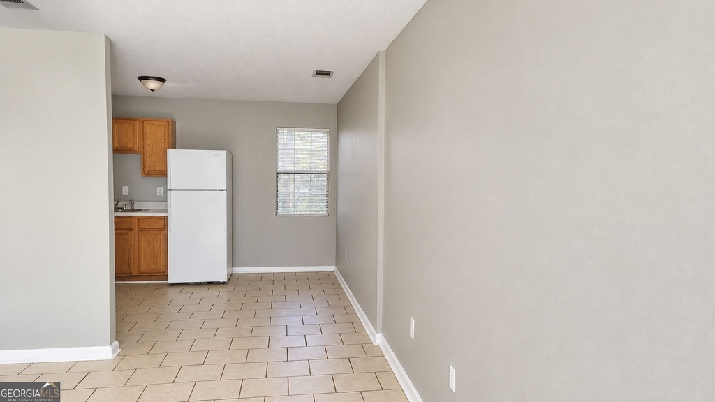 209 E Wilson Street - Photo 2