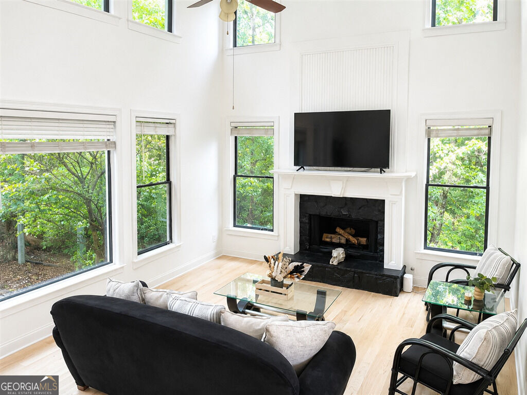 369 Hillside Drive - Photo 4