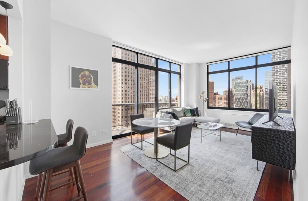 West 48th Street - Photo 1