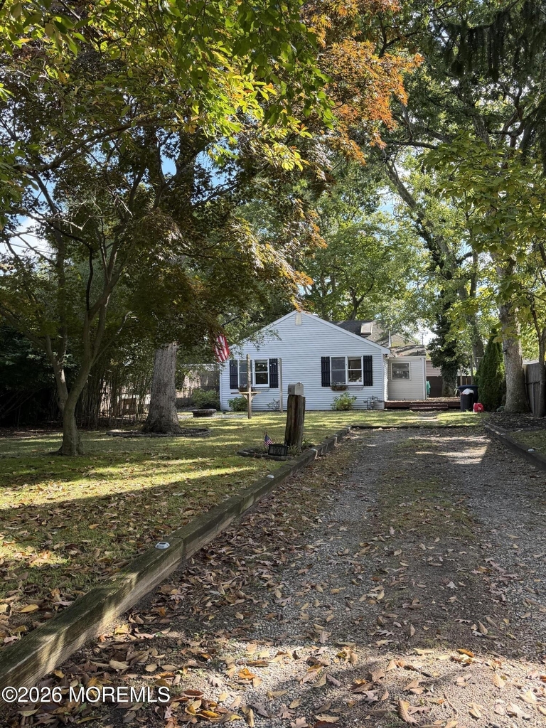 1904 Meadow Road - Photo 0
