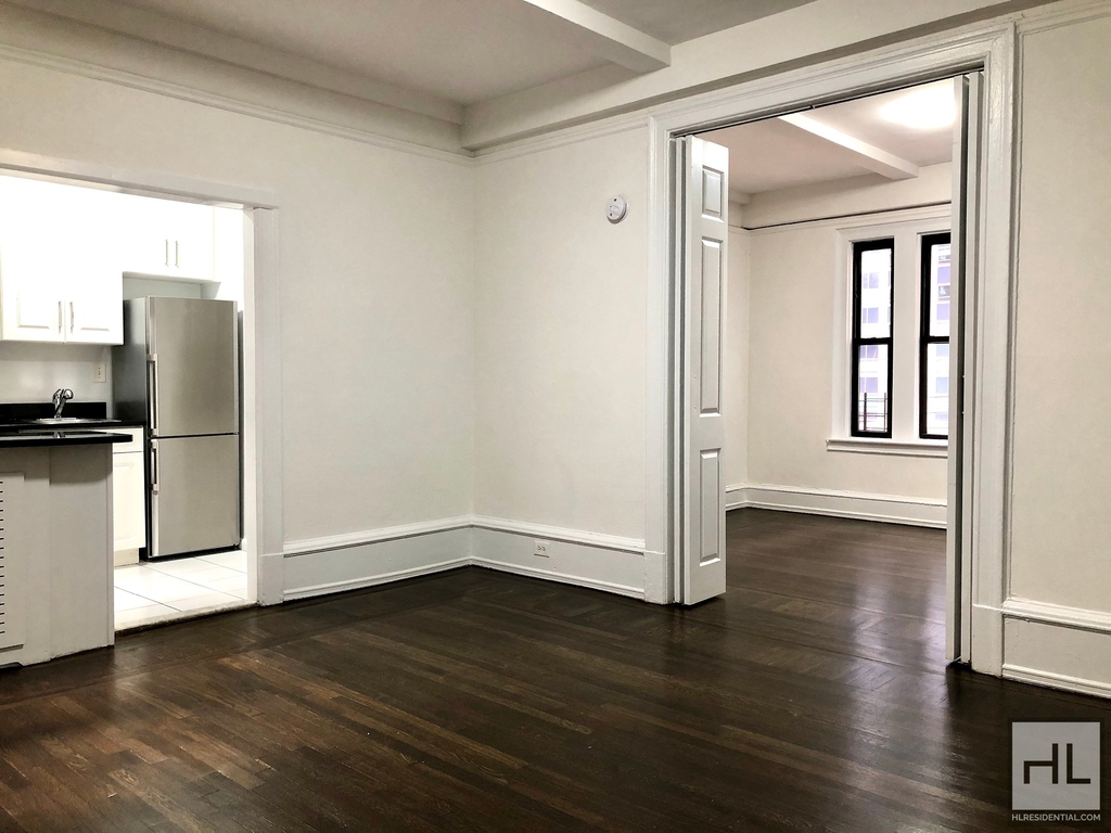 West 55 Street - Photo 4
