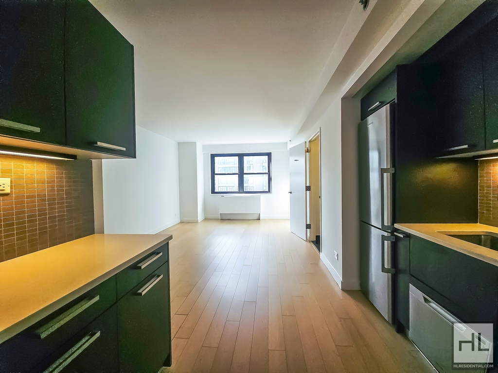 East 39th Street - Photo 1