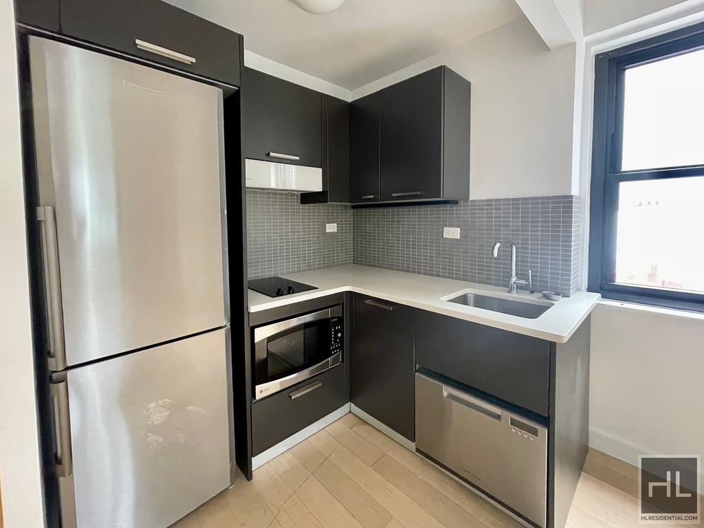 East 39th Street - Photo 3
