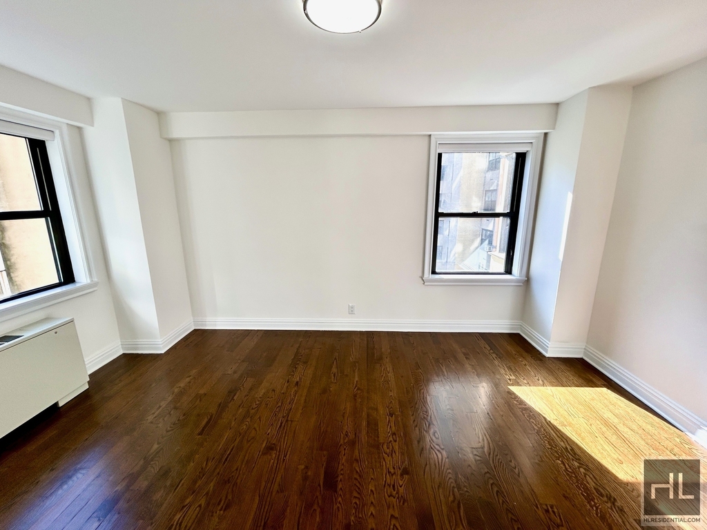East 89th Street - Photo 2
