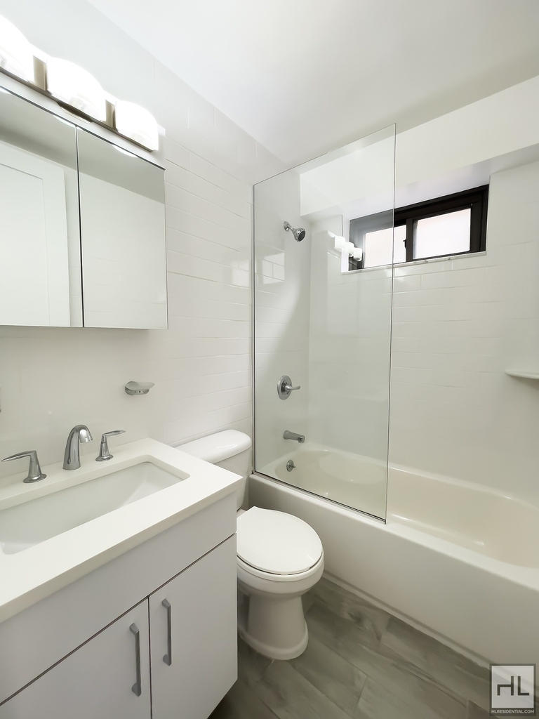 East 89th Street - Photo 4