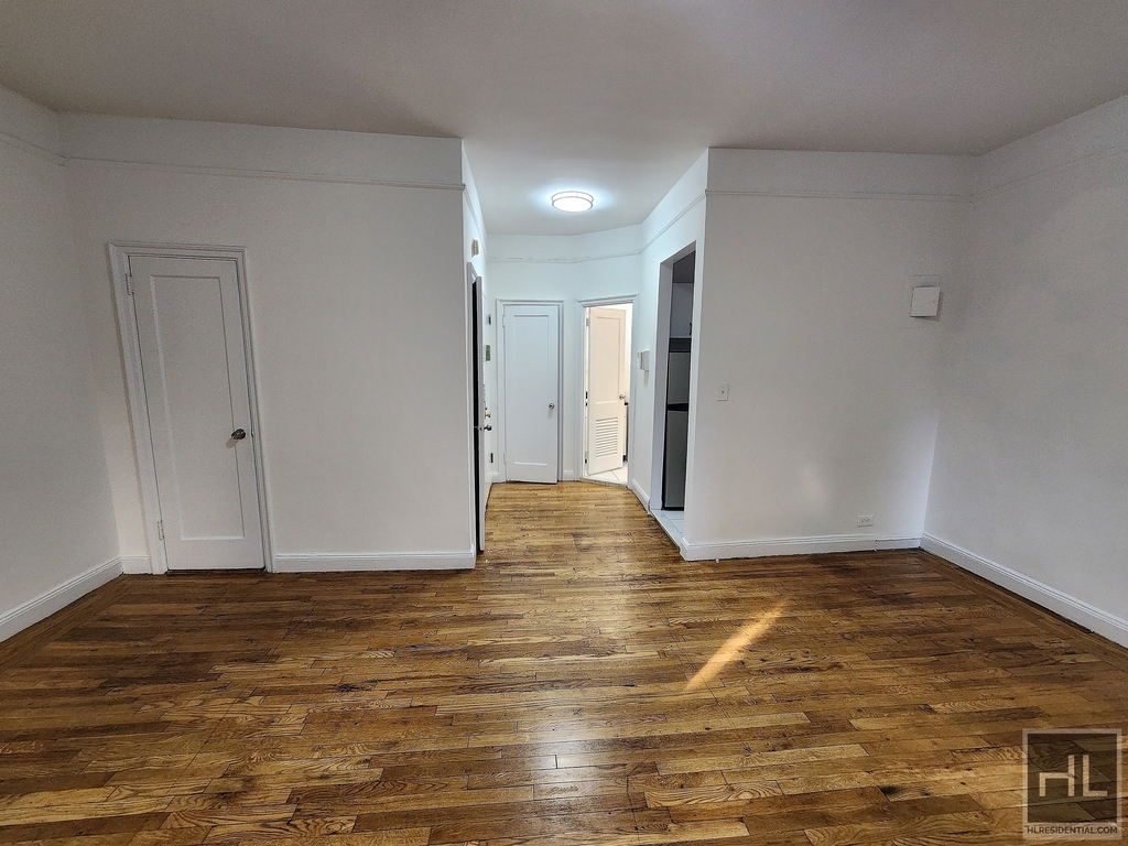 E 58th St - Photo 2