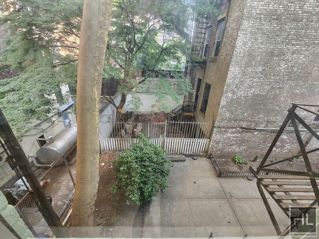 E 58th St - Photo 1