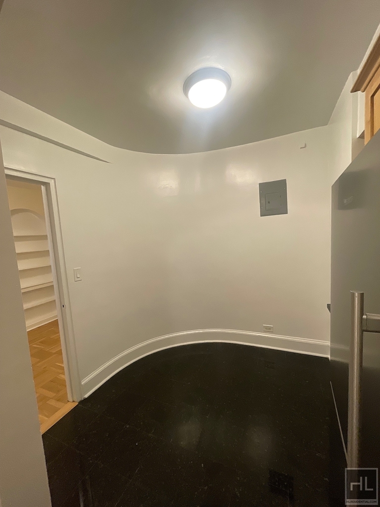 East 56 Street - Photo 17