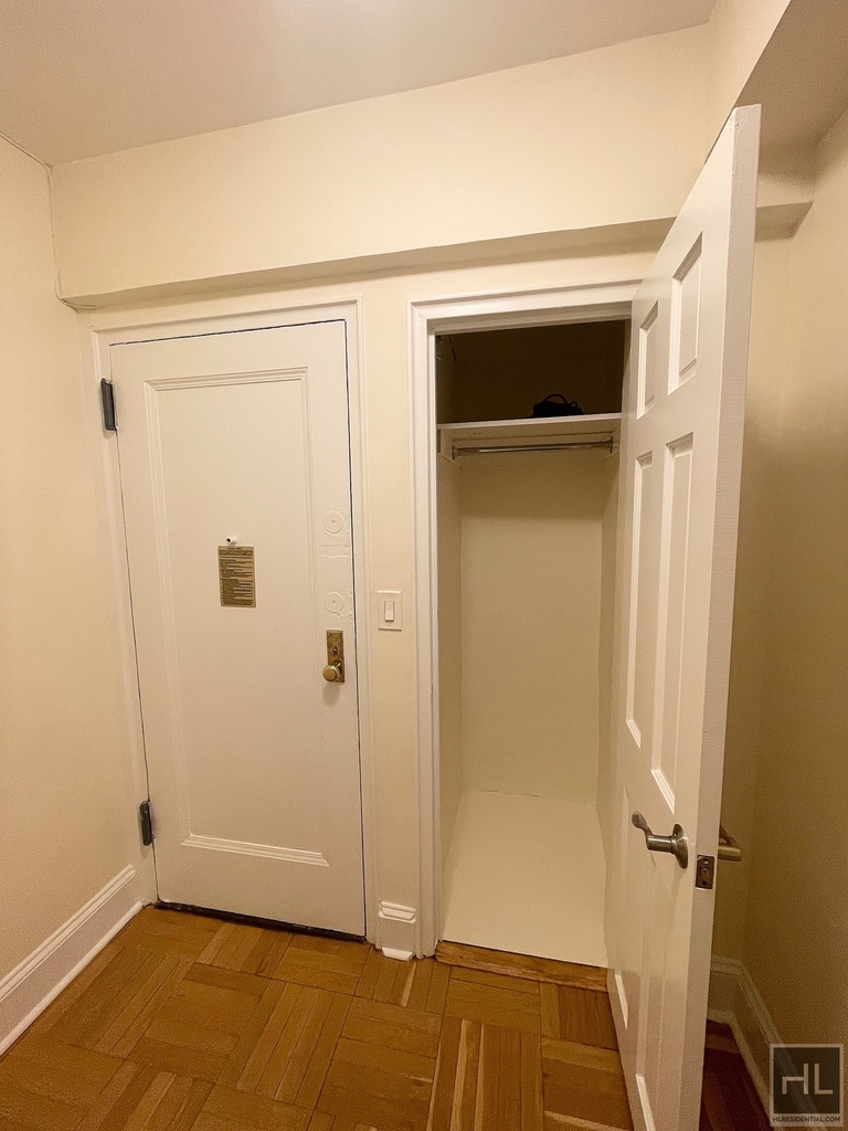 East 56 Street - Photo 18
