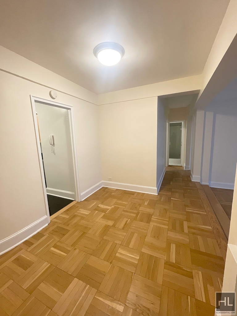 East 56 Street - Photo 11