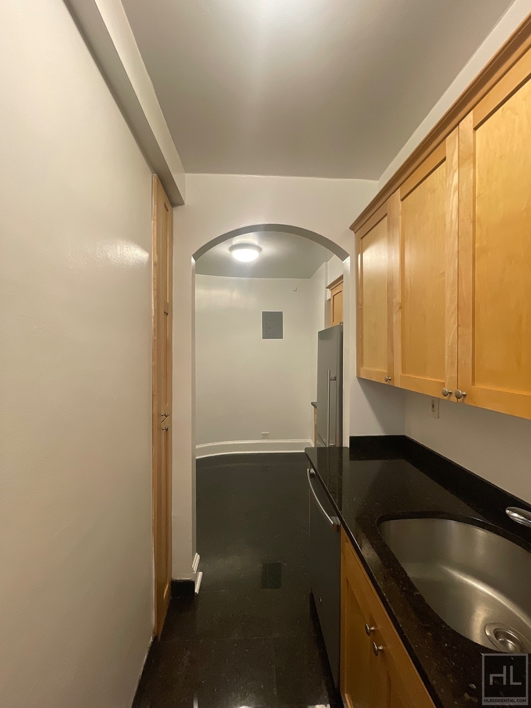 East 56 Street - Photo 15