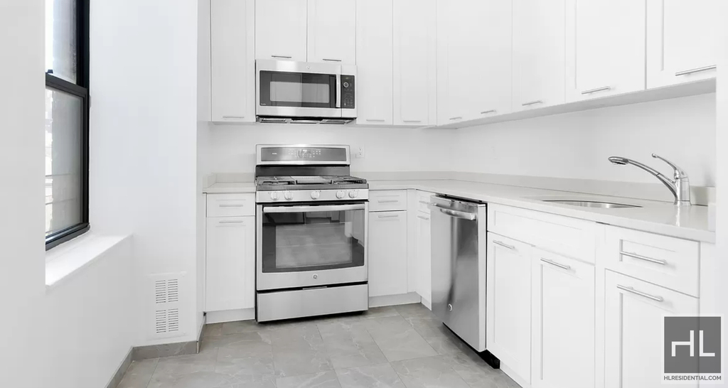 West 87th Street - Photo 1