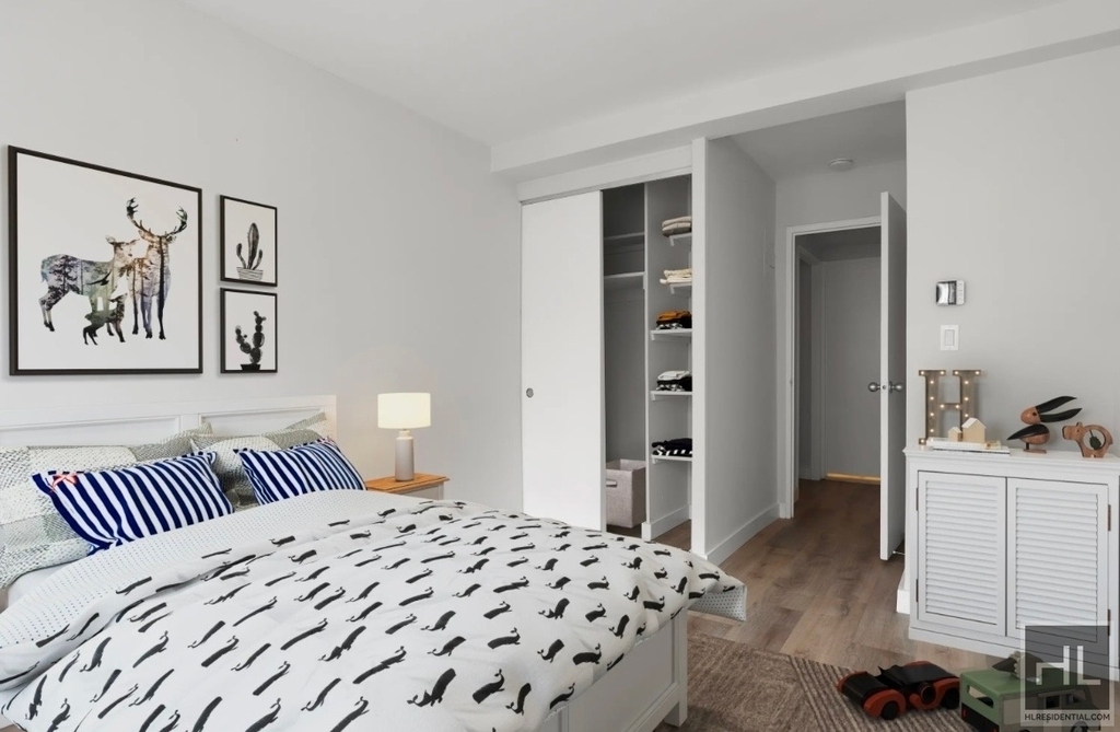 East 51st Street - Photo 6