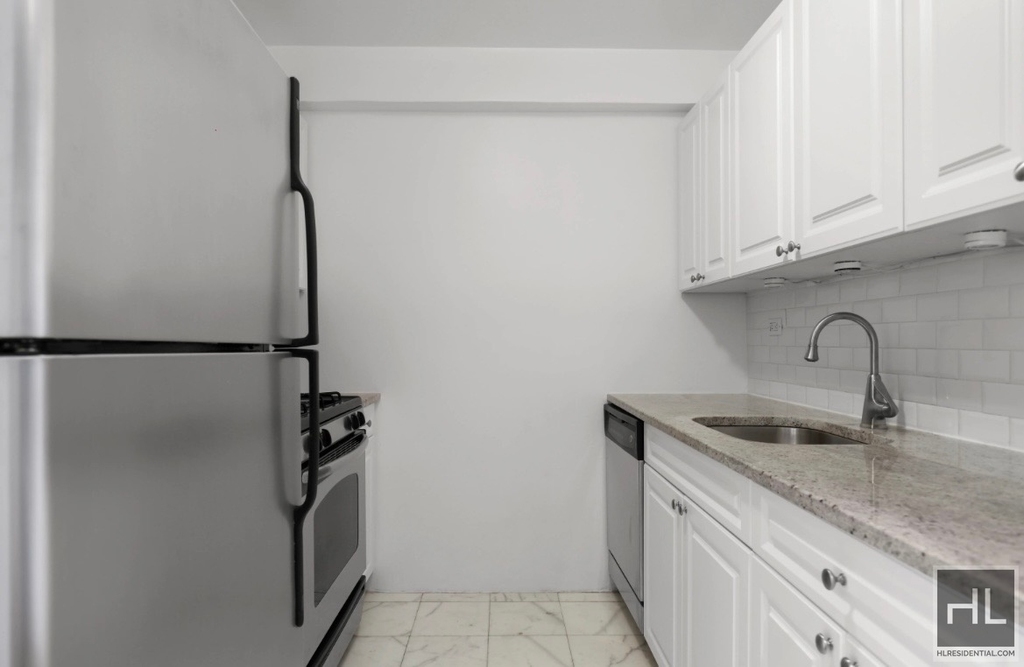 East 51st Street - Photo 1