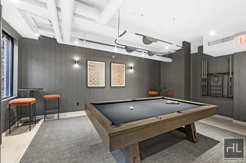 East 51st Street - Photo 10