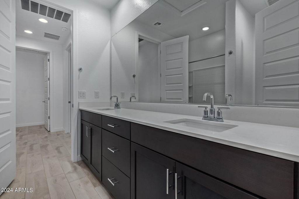 3063 E Hayfield Way - Photo 17