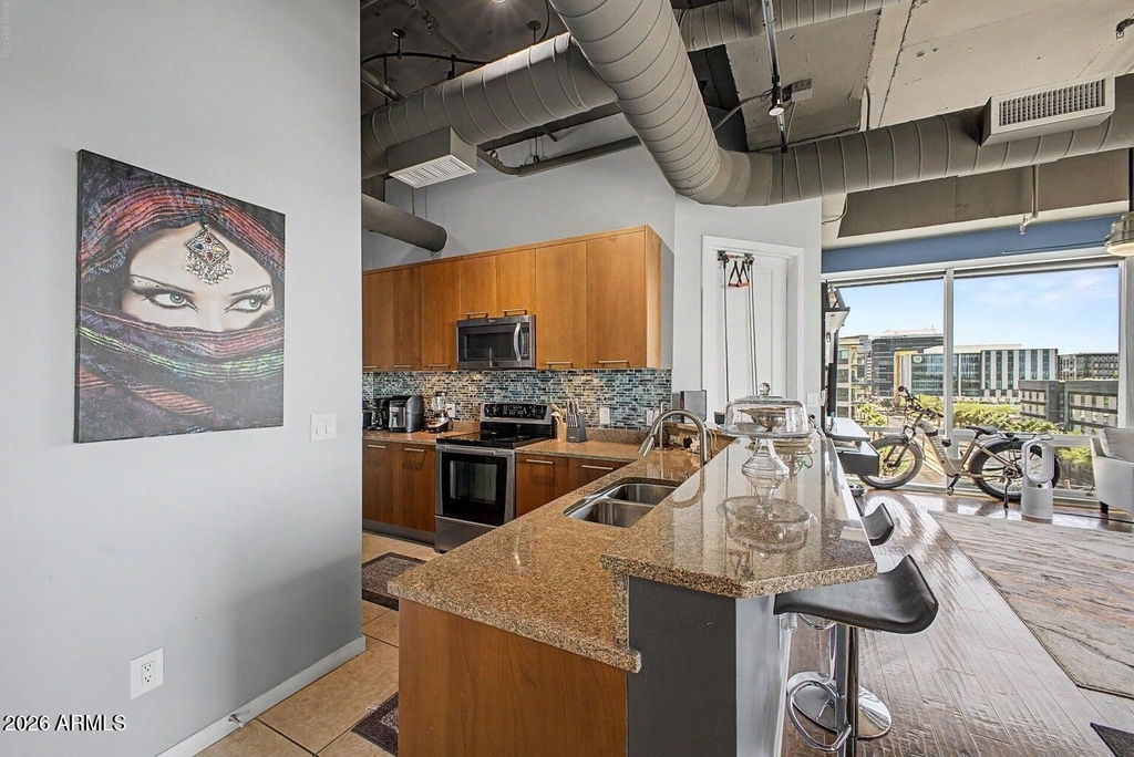 1 E Lexington Avenue - Photo 10