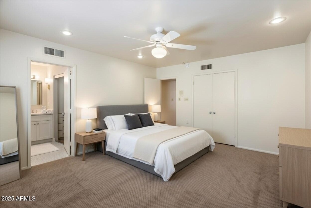 5019 E Rovey Avenue - Photo 2