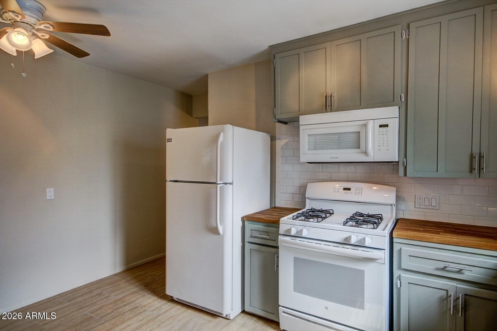 7023 N 11th Place - Photo 5