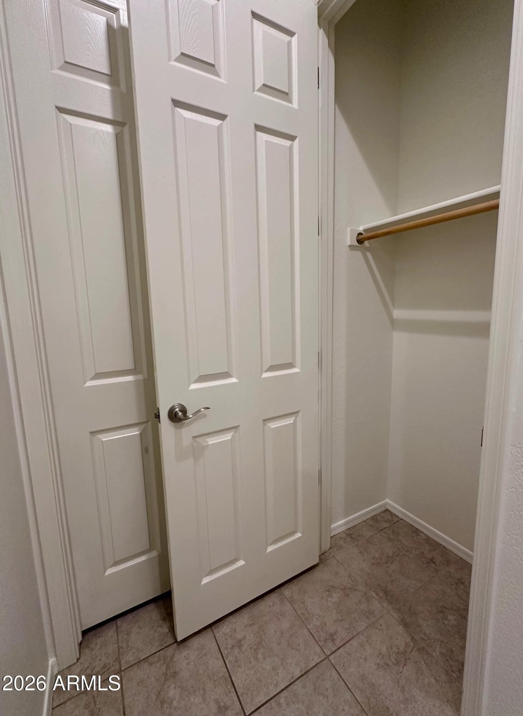 991 E Holland Park Drive - Photo 3