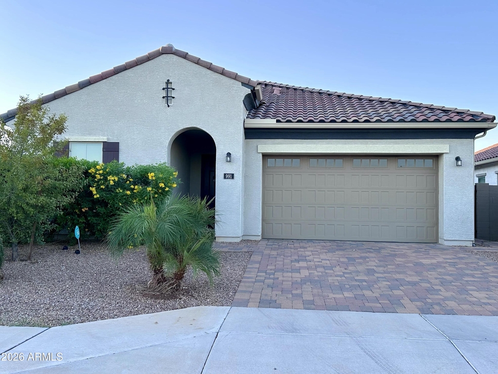 991 E Holland Park Drive - Photo 1