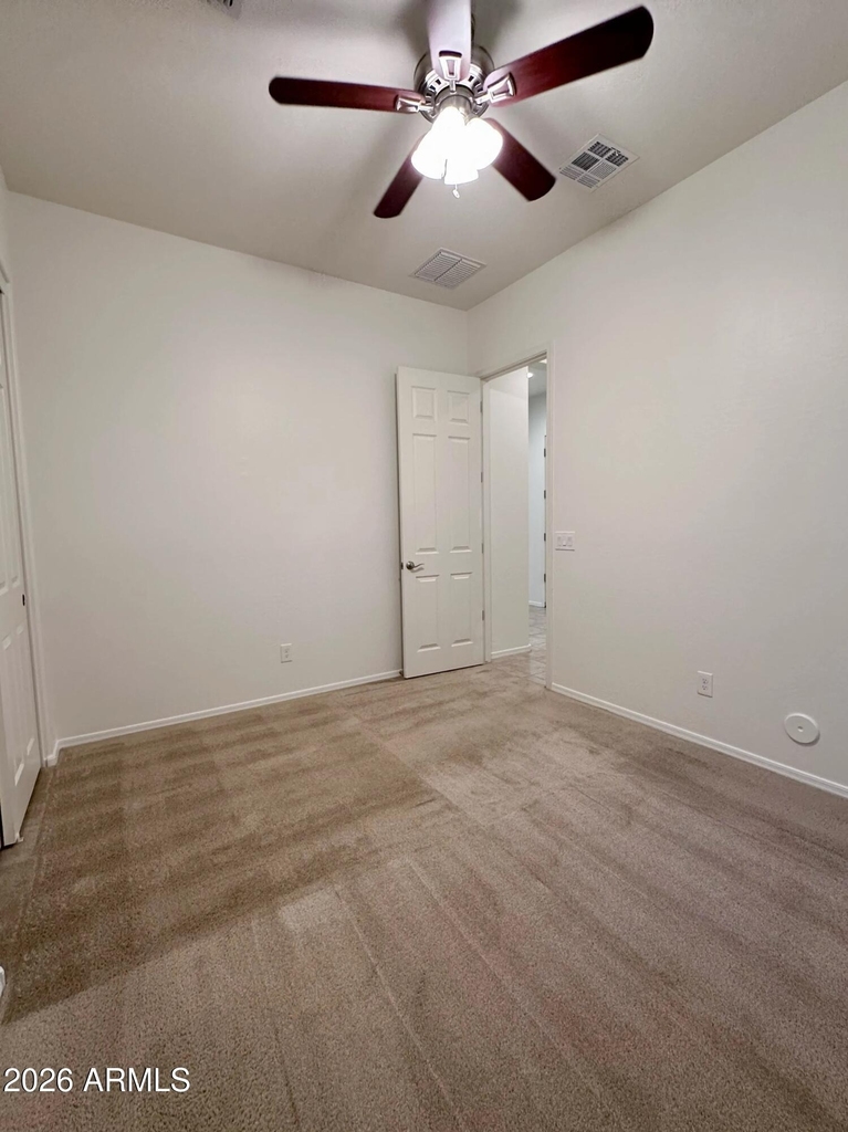 991 E Holland Park Drive - Photo 9