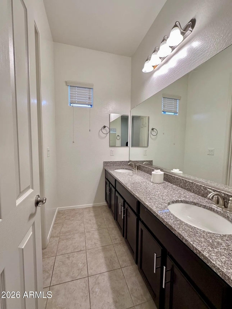 991 E Holland Park Drive - Photo 19