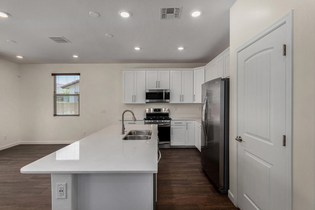 20396 W Brittlewood Avenue - Photo 8