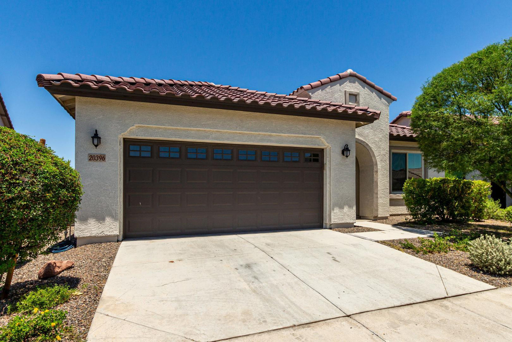 20396 W Brittlewood Avenue - Photo 2