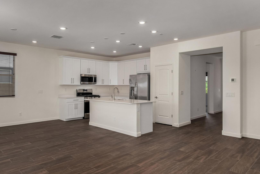 20396 W Brittlewood Avenue - Photo 5