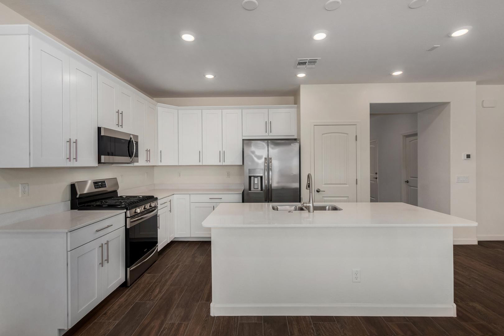 20396 W Brittlewood Avenue - Photo 10