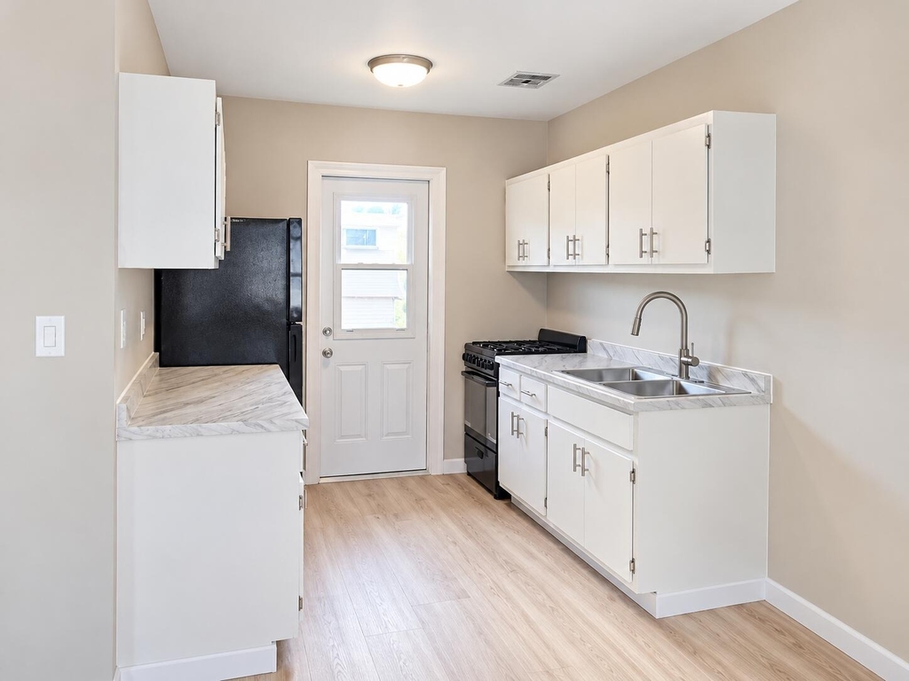 325 Nw 25th Street - Photo 5