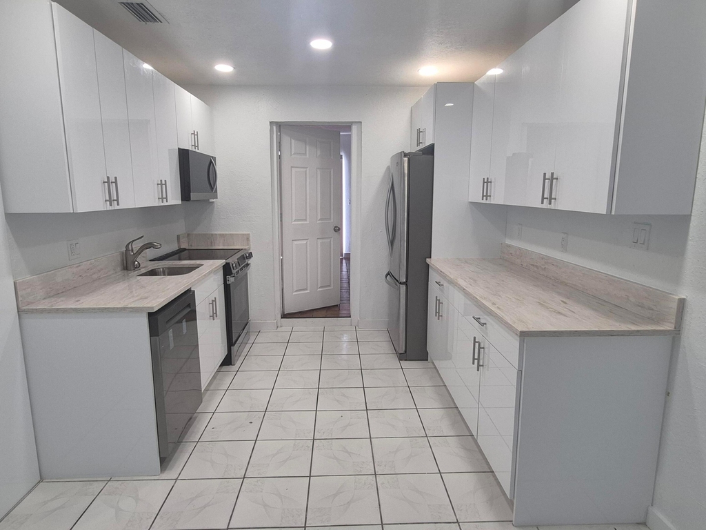 432 Forest Hill Boulevard - Photo 11