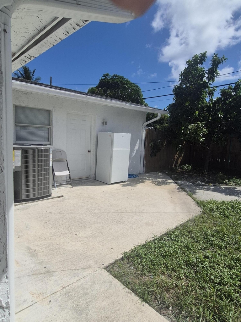 432 Forest Hill Boulevard - Photo 19
