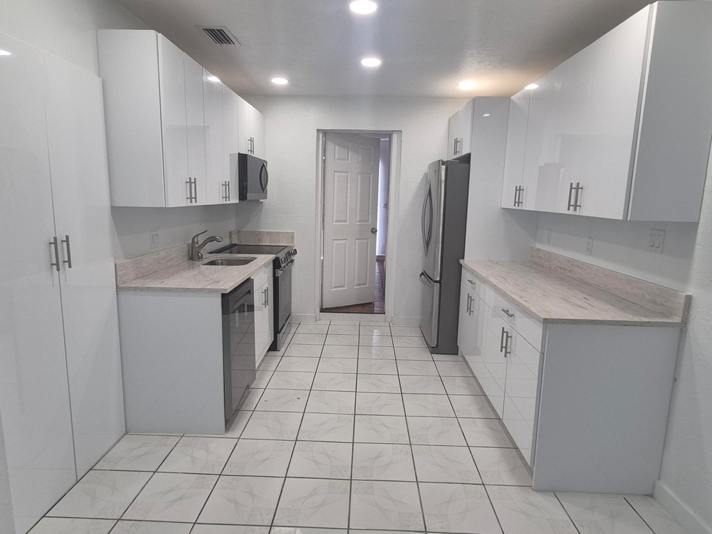 432 Forest Hill Boulevard - Photo 12