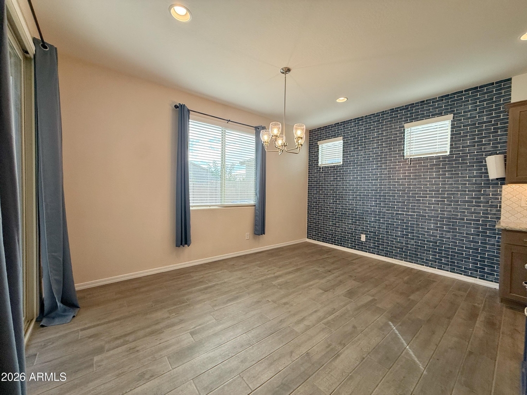 16759 W Canterbury Drive - Photo 14