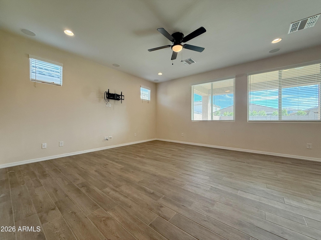 16759 W Canterbury Drive - Photo 5