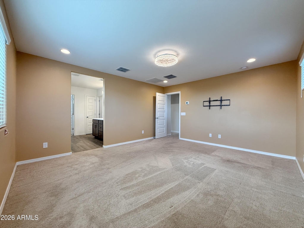 16759 W Canterbury Drive - Photo 41