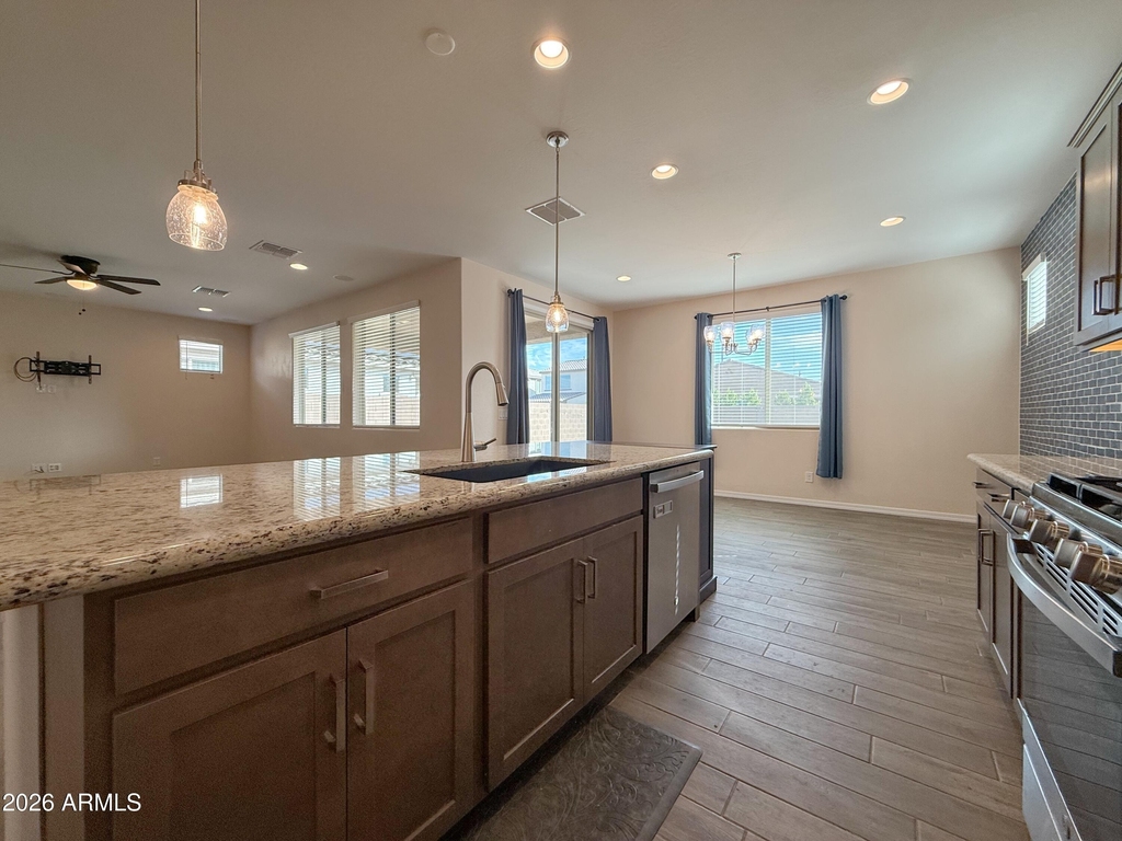 16759 W Canterbury Drive - Photo 13