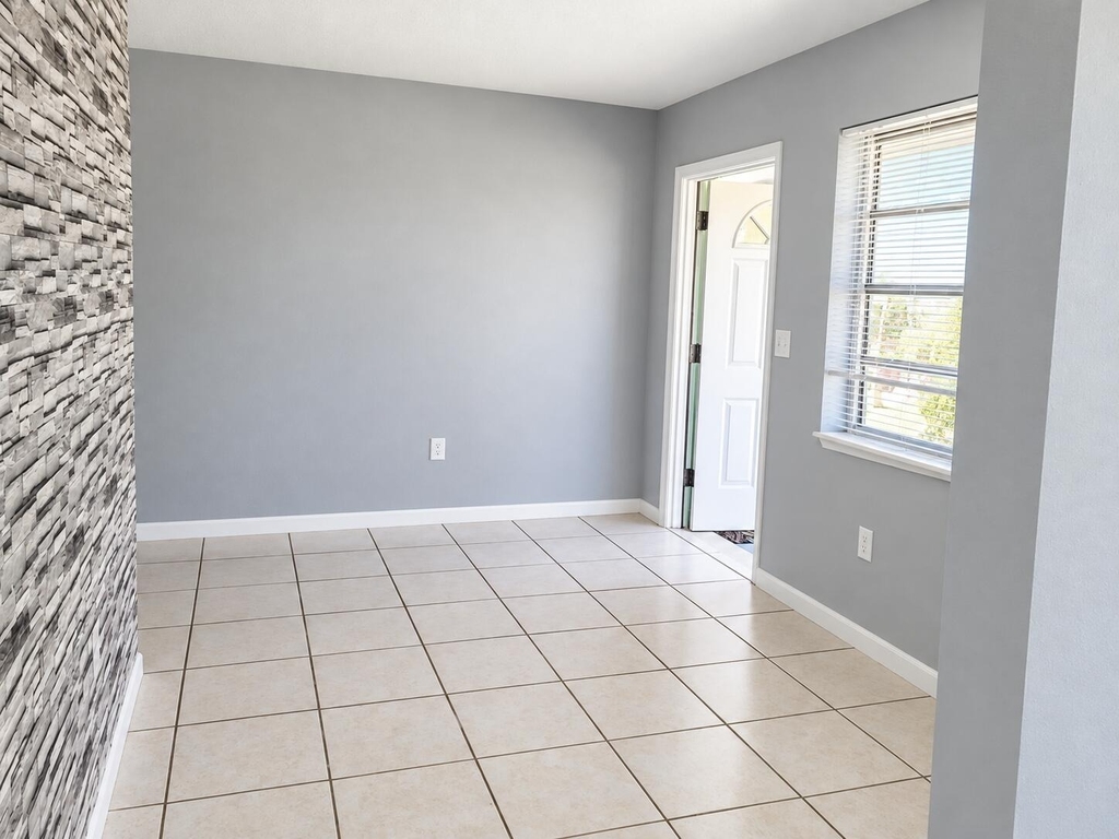 7221 Venetian Street - Photo 2