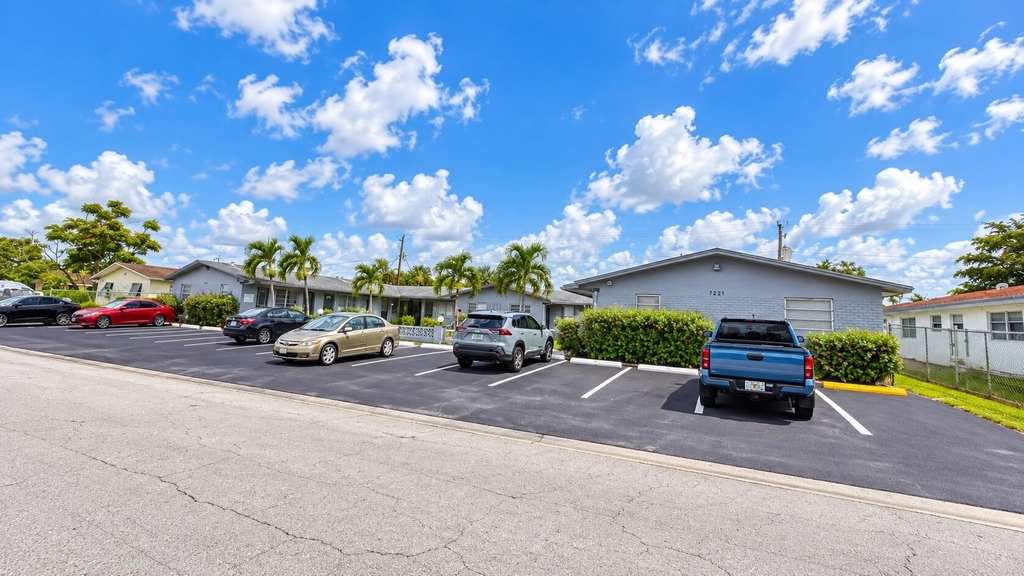 7221 Venetian Street - Photo 10