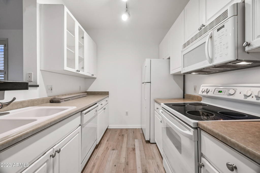 1701 E Colter Street - Photo 5