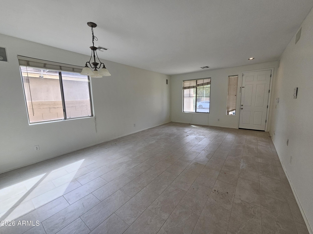 264 W Tahiti Drive - Photo 10